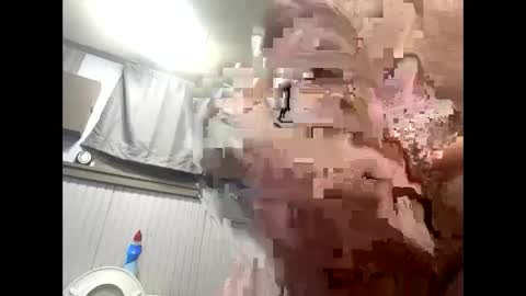 Snapshot of droppingloads82 chatting on February 13, 5:16 am droppingloads82 online show from February 13, 5:16 am