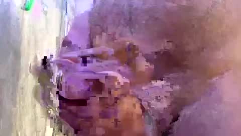 Snapshot of droppingloads82 chatting on March 9, 5:44 am droppingloads82 online show from March 9, 5:44 am