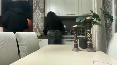 Dr. Resa online show from February 26, 8:33 pm