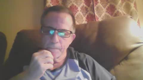 Snapshot of drthick1224 chatting on December 1, 10:26 pm drthick1224 online show from December 1, 10:26 pm