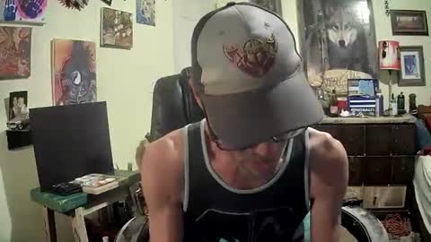 Snapshot of druedowm chatting on December 18, 1:00 am druedowm online show from December 18, 1:00 am