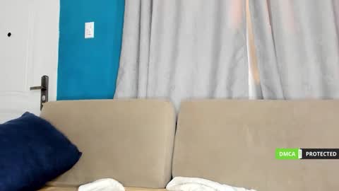 duamilktits online show from February 12, 8:42 am