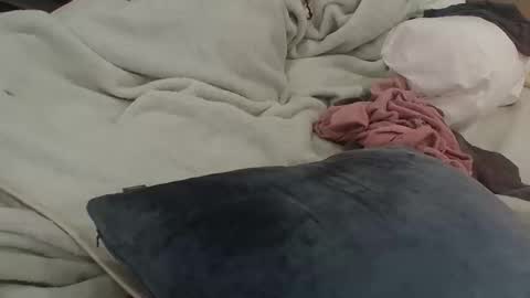 Snapshot of dudebrocuz69 chatting on November 17, 9:42 pm Dude online show from November 17, 9:42 pm