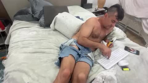 Snapshot of dudebrocuz69 chatting on February 2, 5:22 pm Dude online show from February 2, 5:22 pm