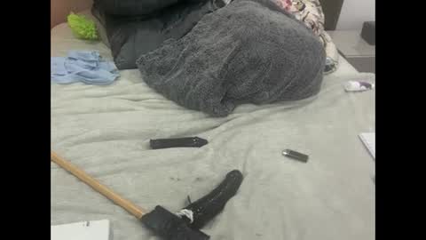 Snapshot of dudebrocuz69 chatting on February 14, 3:25 am Dude online show from February 14, 3:25 am