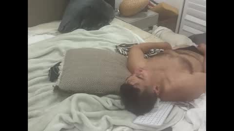 Snapshot of dudebrocuz69 chatting on February 19, 12:01 pm Dude online show from February 19, 12:01 pm