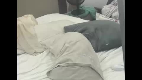 Snapshot of dudebrocuz69 chatting on February 28, 2:18 pm Dude online show from February 28, 2:18 pm