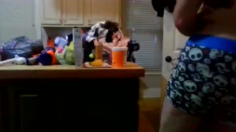 Snapshot of duke_lordly chatting on November 17, 12:44 pm duke_lordly online show from November 17, 12:44 pm