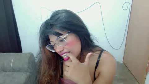 dulce2415 online show from April 23, 3:08 am