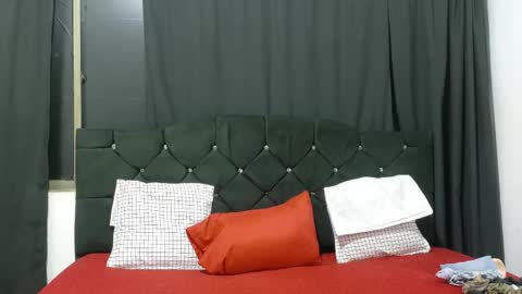 Snapshot of dulce_alexandra chatting on May 19, 12:00 pm Dulce Alexandra online show from May 19, 12:00 pm