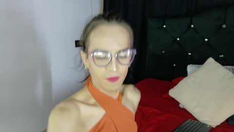 Snapshot of dulce_alexandra chatting on May 21, 12:01 pm Dulce Alexandra online show from May 21, 12:01 pm