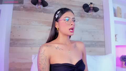 Snapshot of dulce_glow_ chatting on May 3, 2:50 am D U L C E online show from May 3, 2:50 am