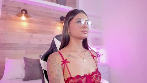 Snapshot of dulce_glow_ chatting on May 13, 3:04 am D U L C E online show from May 13, 3:04 am