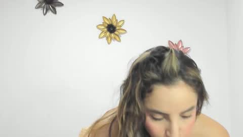 Snapshot of dulce_roberts_ chatting on December 6, 3:22 pm Dulce online show from December 6, 3:22 pm