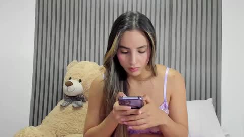 Snapshot of dulce_roberts_ chatting on March 5, 1:50 pm Dulce online show from March 5, 1:50 pm