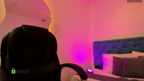 Dulce  online show from April 20, 12:08 pm