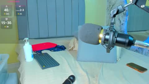 Snapshot of dulcehills_ chatting on December 22, 2:27 pm   online show from December 22, 2:27 pm