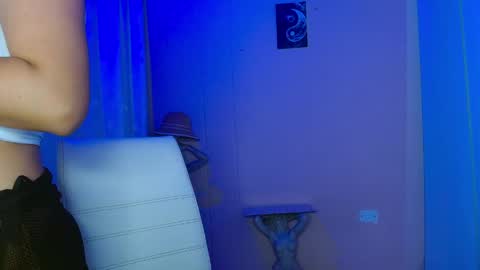 Snapshot of dulcepicante_1 chatting on April 28, 12:31 am dulcepicante_1 online show from April 28, 12:31 am