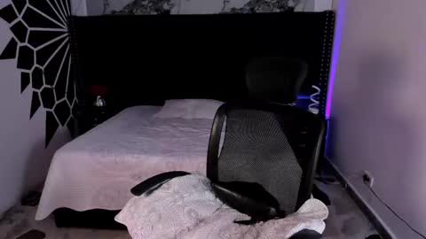 dulceprince1 online show from April 26, 1:20 pm