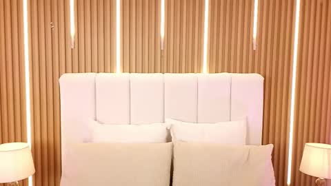 Dulcey online show from February 22, 5:40 am