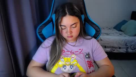 Snapshot of dumont_model chatting on January 30, 9:36 pm Nicole online show from January 30, 9:36 pm