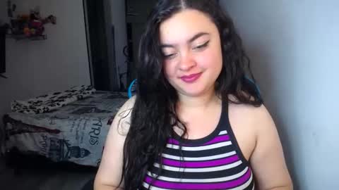 Snapshot of dumont_model chatting on September 19, 6:37 am Nicole online show from September 19, 6:37 am