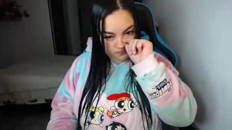 Snapshot of dumont_model chatting on October 6, 2:09 am Nicole online show from October 6, 2:09 am