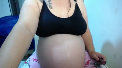 Snapshot of dumont_model chatting on May 19, 4:30 am Nicole online show from May 19, 4:30 am