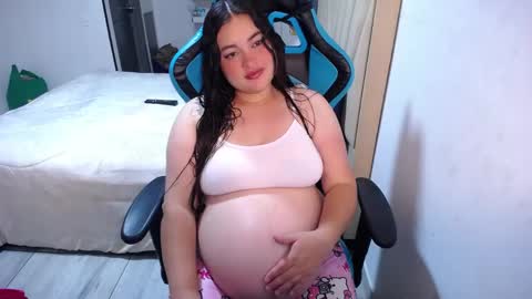 Snapshot of dumont_model chatting on May 29, 5:05 am Nicole online show from May 29, 5:05 am