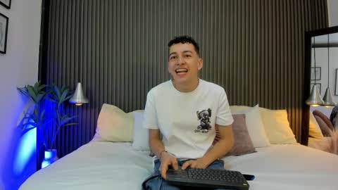 Thomas and Noah online show from September 11, 12:16 pm