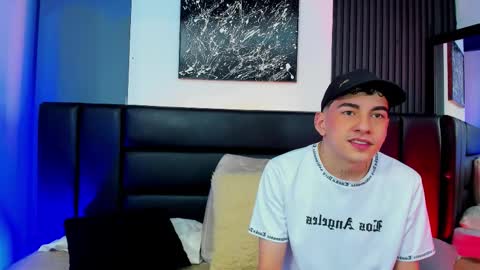 Thomas and Noah online show from November 4, 12:04 pm