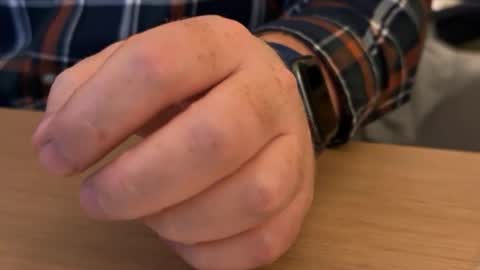 Snapshot of dupf127 chatting on November 17, 7:19 pm FloFrenchCurv288 online show from November 17, 7:19 pm