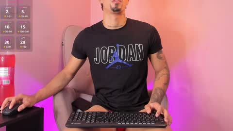 Snapshot of duriel_ chatting on December 19, 12:23 pm Duriel online show from December 19, 12:23 pm