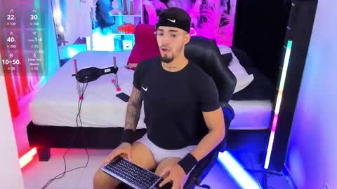 Snapshot of duriel_ chatting on October 28, 4:42 pm Duriel online show from October 28, 4:42 pm