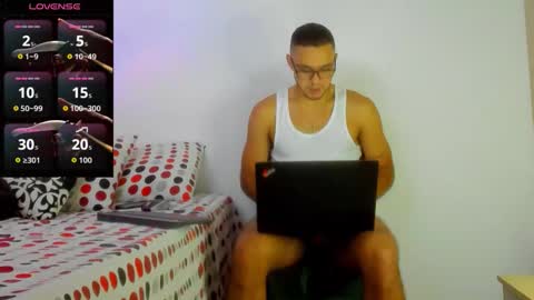 Snapshot of dusan_grey chatting on November 23, 11:37 pm DUSAN GREY online show from November 23, 11:37 pm