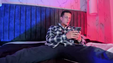 Dustin Sonne online show from January 6, 3:43 am