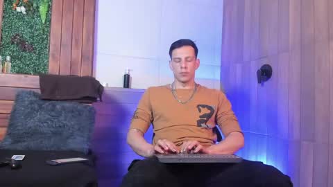 Dustin Sonne online show from April 24, 3:53 am