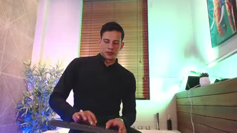 Snapshot of dustin_sonne chatting on April 28, 4:06 am Dustin Sonne online show from April 28, 4:06 am