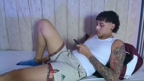 dustinandjordan online show from November 25, 5:07 am