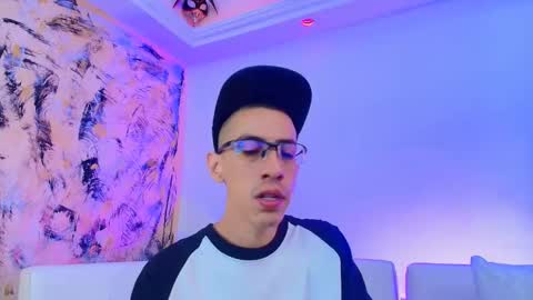 Dustin Dollin online show from April 7, 6:19 pm