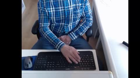 dutchpornking2 online show from February 19, 8:01 am