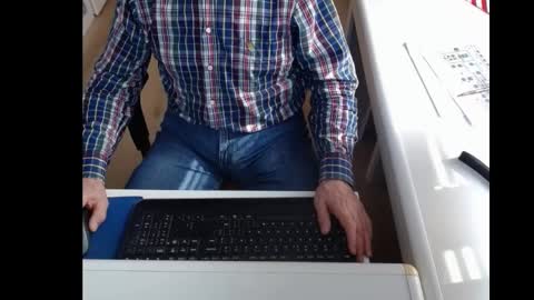 dutchpornking2 online show from March 2, 12:32 pm