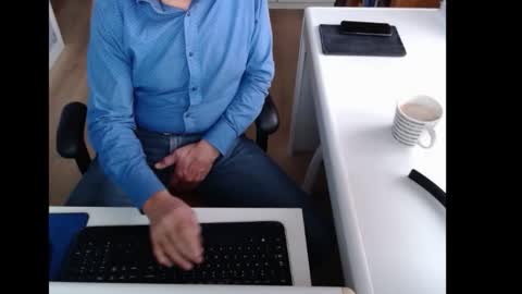 dutchpornking2 online show from October 11, 7:51 am