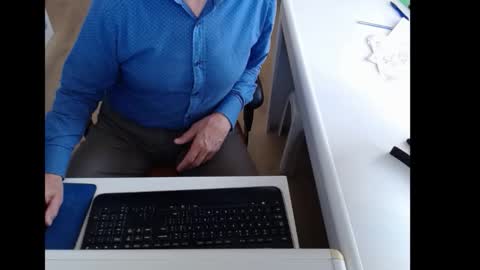 dutchpornking2 online show from November 12, 9:10 am