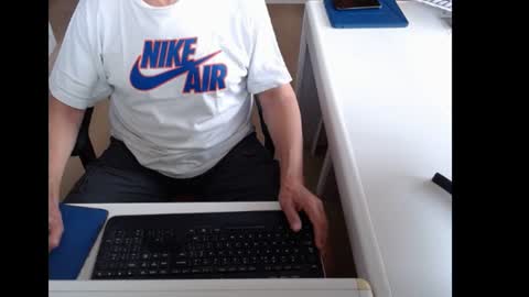 dutchpornking2 online show from July 5, 6:20 am