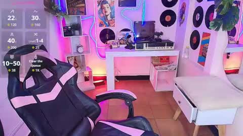 Snapshot of duulce_mia chatting on June 17, 11:23 am duulce_mia online show from June 17, 11:23 am