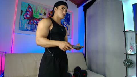 dwayne_esteven10 online show from June 20, 11:51 pm