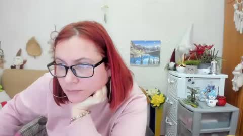 Snapshot of dyannelovee chatting on February 12, 3:27 pm Dyanne online show from February 12, 3:27 pm