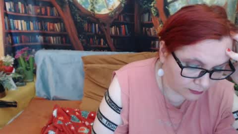 Snapshot of dyannelovee chatting on June 20, 4:21 pm Dyanne online show from June 20, 4:21 pm