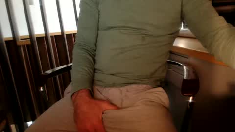 Snapshot of dylan1300 chatting on December 11, 3:47 pm dylan1300 online show from December 11, 3:47 pm